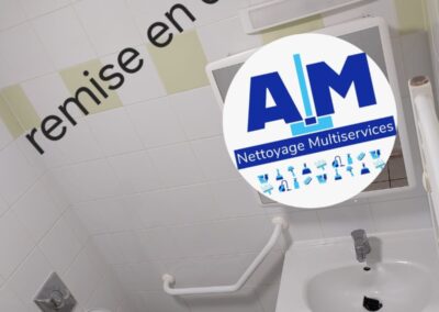 Remise en état complet d'une maison par A.M Nettoyage Multiservices, entreprise de nettoyage. Élimination des taches tenaces et de la saleté incrustée sur les sols, assainissement complet de la salle de bain, nettoyage et remise en état de la cuisine et lieu de séjour.